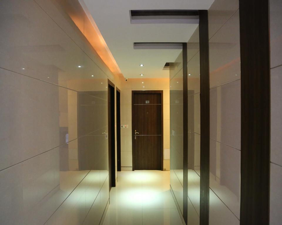 Hotel Sri Nanak Continental Delhi  Bagian luar foto