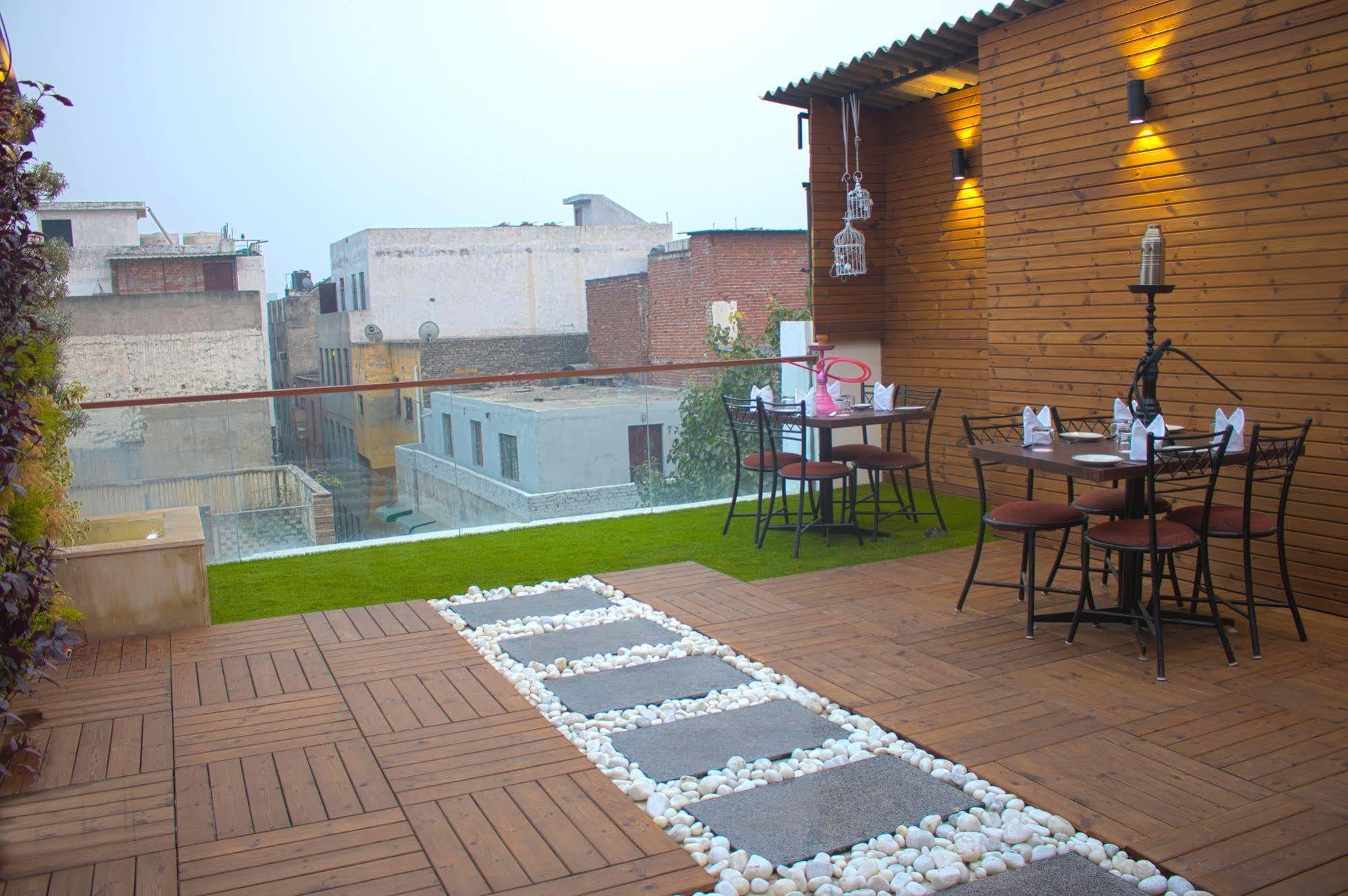 Hotel Sri Nanak Continental Delhi  Bagian luar foto
