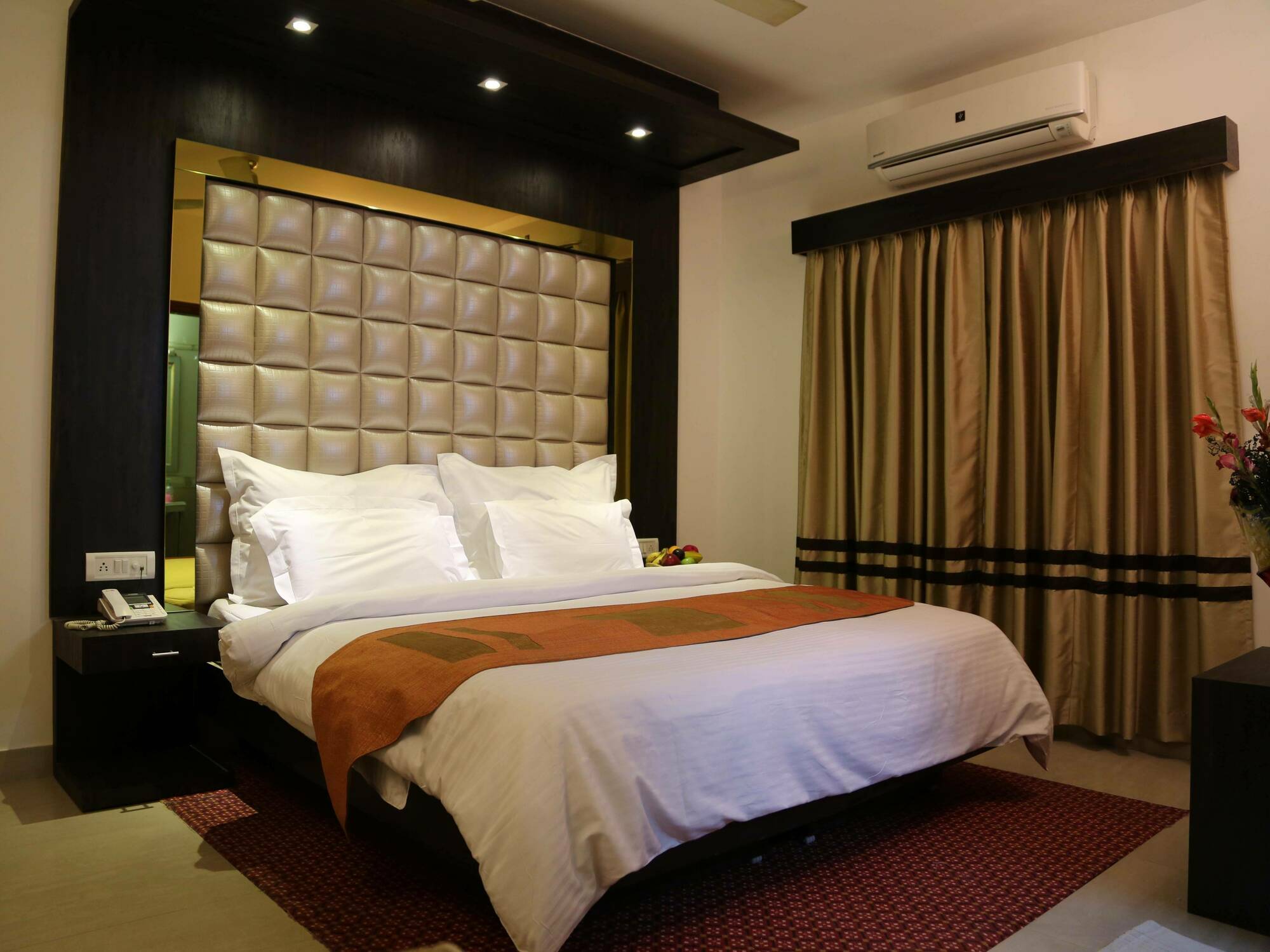Hotel Sri Nanak Continental Delhi  Bagian luar foto